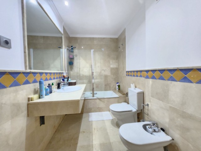 2 Soveroms Leilighet i Nueva Andalucía