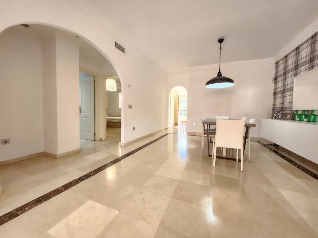 2 Soveroms Leilighet i Nueva Andalucía