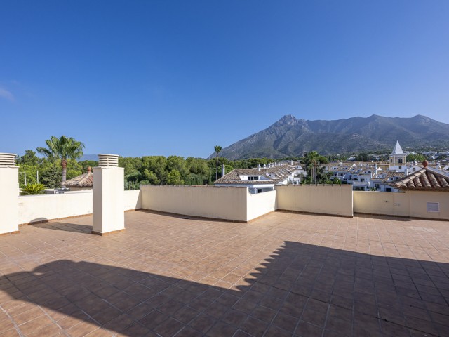 Apartment, Nagüeles, R5117206