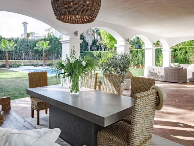 4 Schlafzimmer Villa in Nueva Andalucía