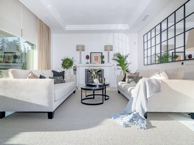 4 Schlafzimmer Villa in Nueva Andalucía