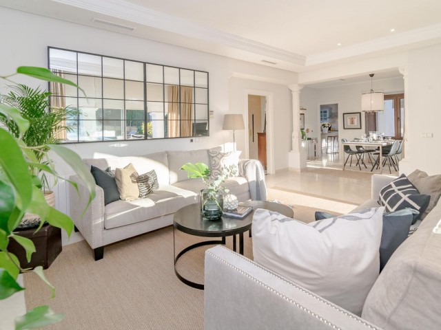 4 Schlafzimmer Villa in Nueva Andalucía