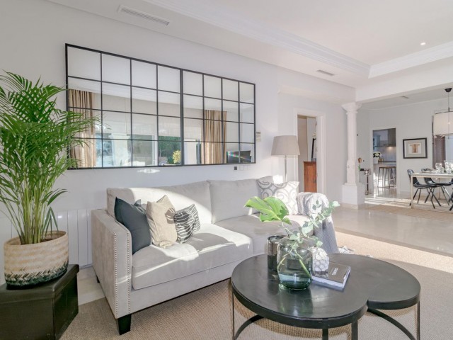 4 Schlafzimmer Villa in Nueva Andalucía