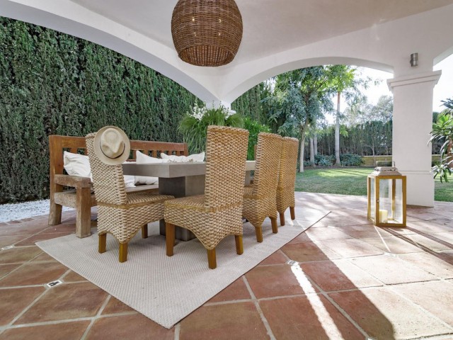 4 Schlafzimmer Villa in Nueva Andalucía