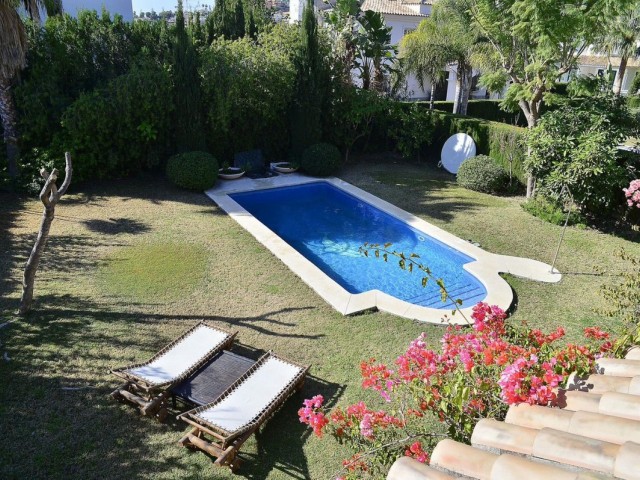 4 Schlafzimmer Villa in Nueva Andalucía