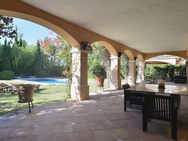 4 Schlafzimmer Villa in Nueva Andalucía