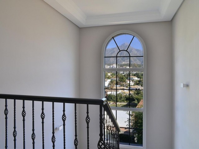 4 Schlafzimmer Villa in Nueva Andalucía