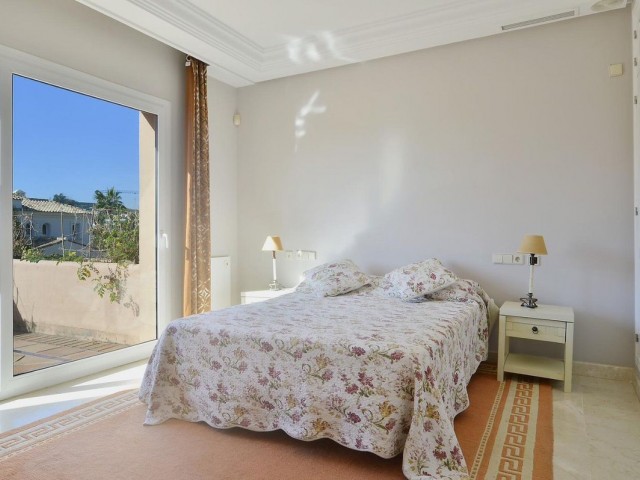 4 Schlafzimmer Villa in Nueva Andalucía