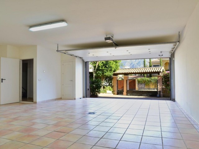 4 Schlafzimmer Villa in Nueva Andalucía
