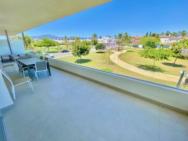 Appartement avec 3 Chambres  à Estepona