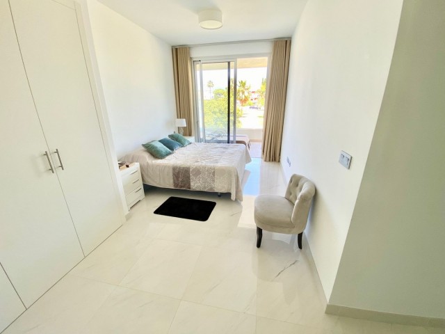Appartement avec 3 Chambres  à Estepona