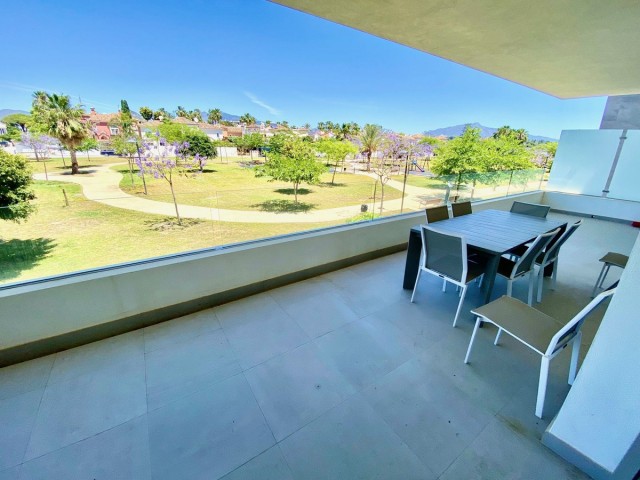 Appartement avec 3 Chambres  à Estepona