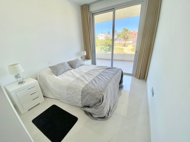 Appartement avec 3 Chambres  à Estepona