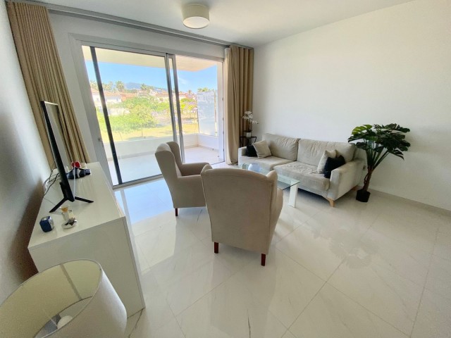 Appartement avec 3 Chambres  à Estepona