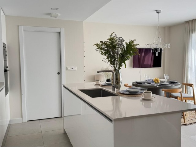 Appartement avec 3 Chambres  à Estepona