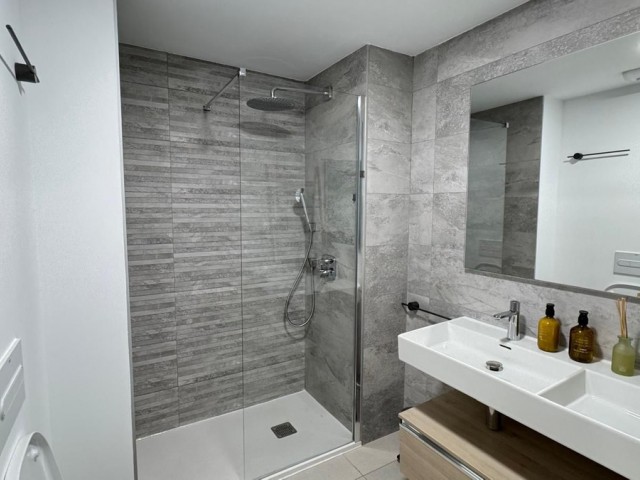 Appartement avec 3 Chambres  à Estepona