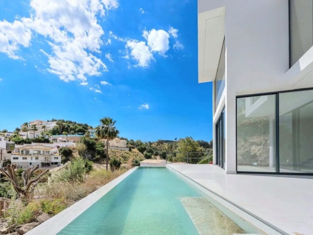 3 Bedrooms Villa in Cerros del Aguila