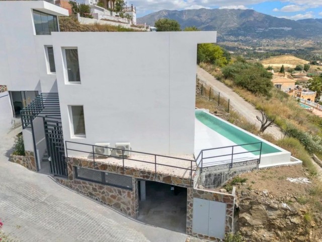 3 Bedrooms Villa in Cerros del Aguila