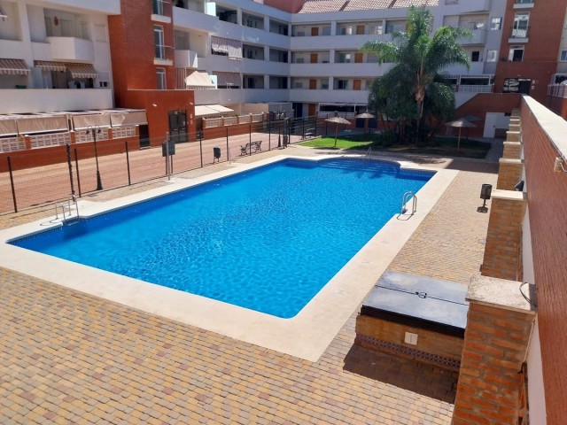 Appartement avec 3 Chambres  à Estepona