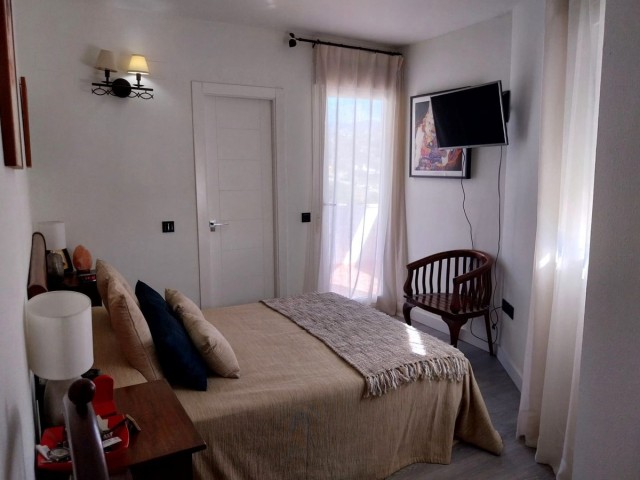 Appartement avec 3 Chambres  à Estepona