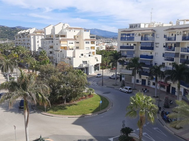 Appartement avec 3 Chambres  à Estepona