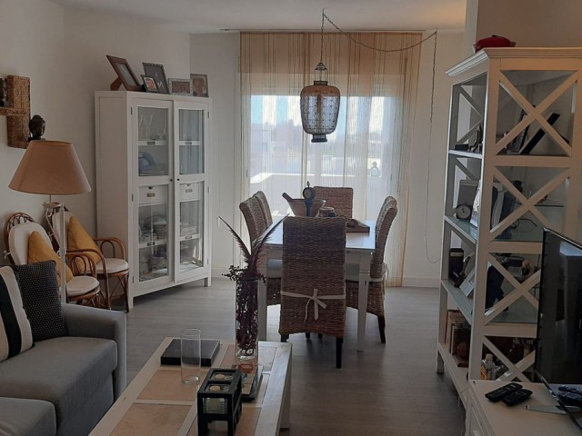 Appartement avec 3 Chambres  à Estepona