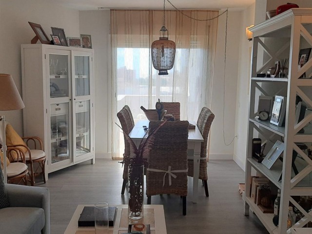 Appartement avec 3 Chambres  à Estepona