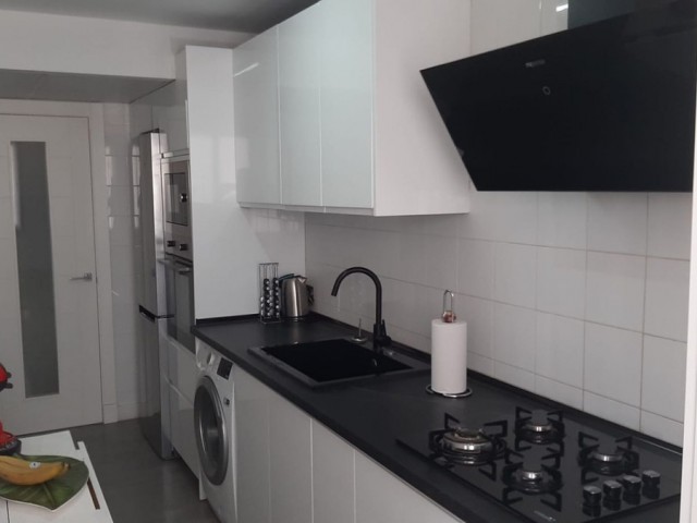 Appartement avec 3 Chambres  à Estepona