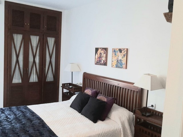 Appartement avec 3 Chambres  à Estepona