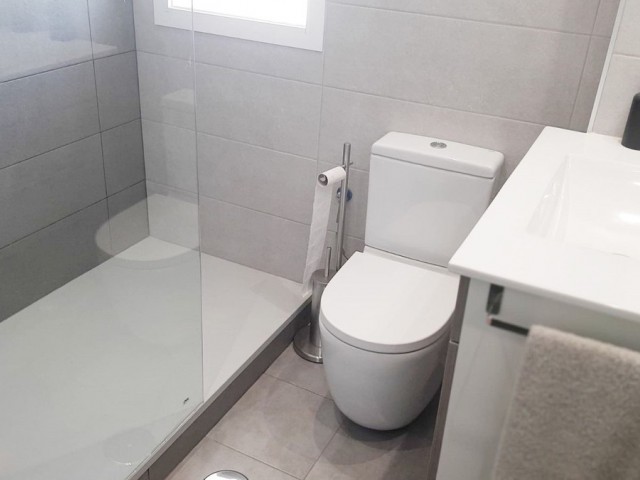 Appartement avec 3 Chambres  à Estepona