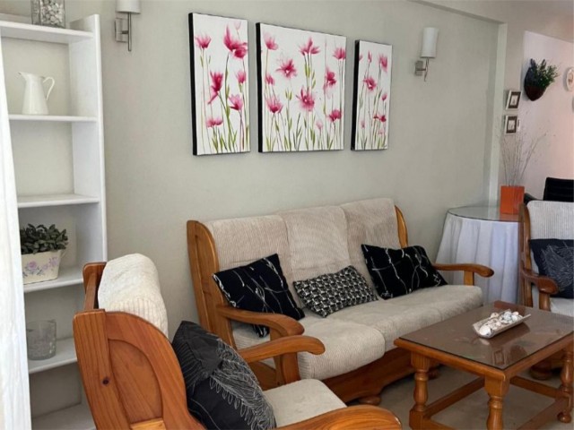 Maison mitoyenne avec 4 Chambres  à Calahonda