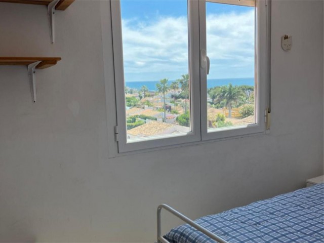 Maison mitoyenne avec 4 Chambres  à Calahonda