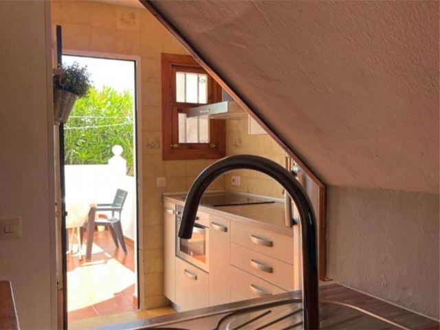 Maison mitoyenne avec 4 Chambres  à Calahonda