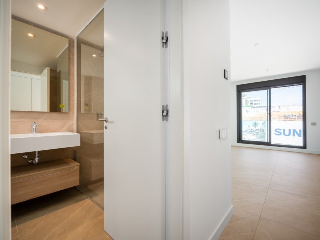 Apartamento con 2 Dormitorios  en Marbella