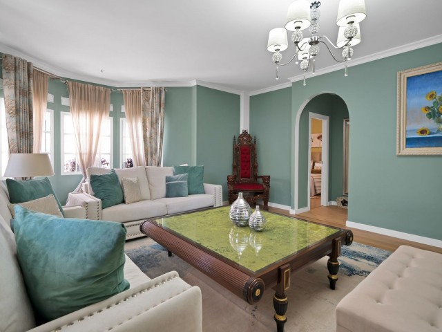 3 Sovrums Villa i Estepona
