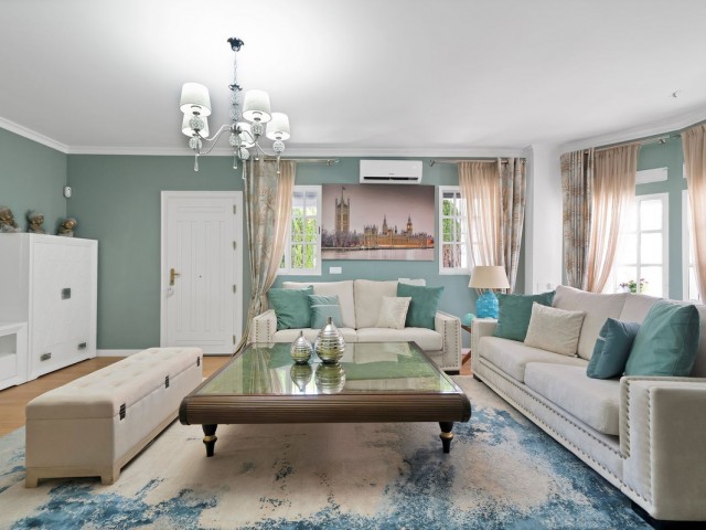 3 Soveroms Villa i Estepona