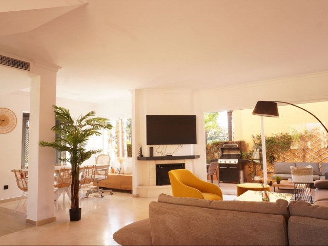 3 Schlafzimmer Reihenhaus in Nueva Andalucía
