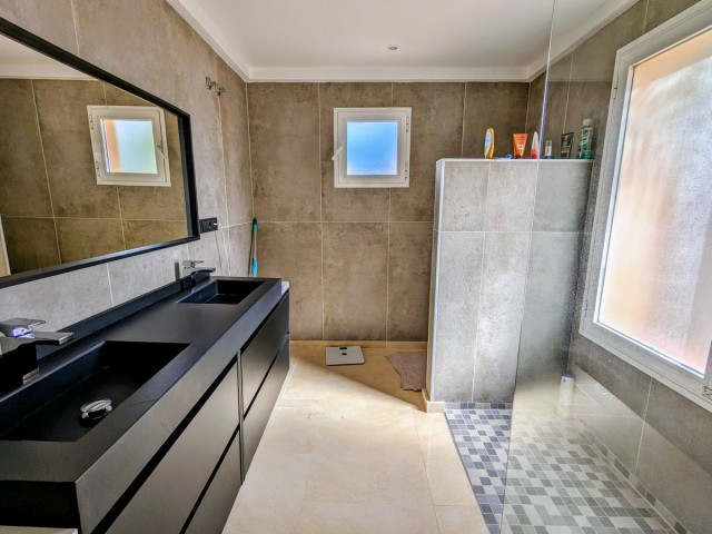 3 Schlafzimmer Reihenhaus in Nueva Andalucía