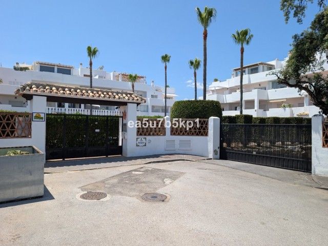 Appartement avec 3 Chambres  à Estepona