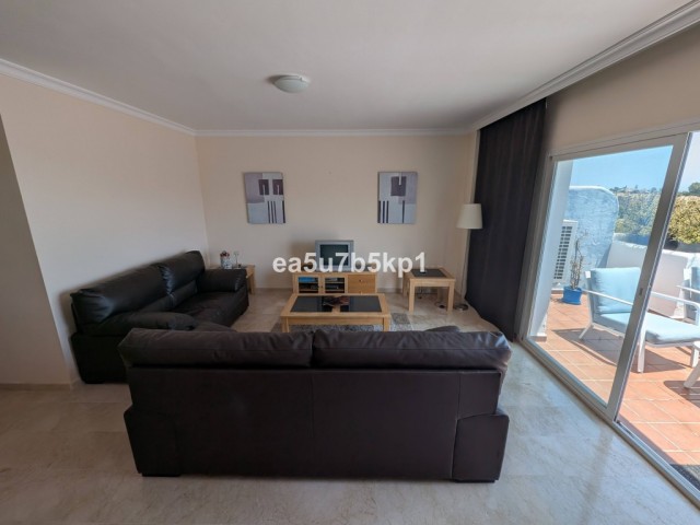 Appartement avec 3 Chambres  à Estepona
