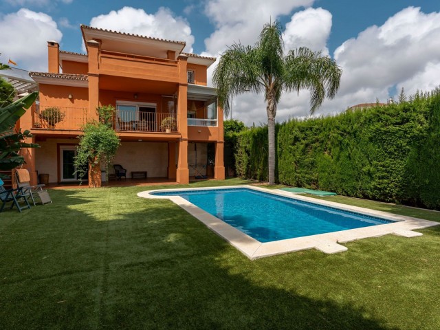 Villa con 3 Dormitorios  en Mijas