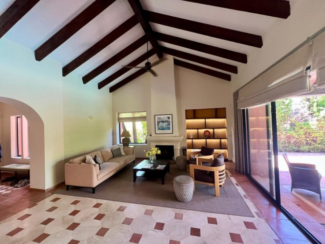 4 Sovrums Villa i Estepona