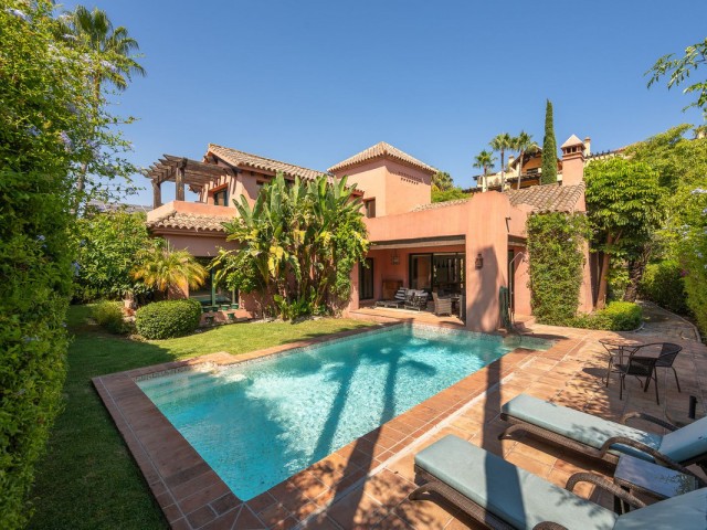 4 Bedrooms Villa in Atalaya