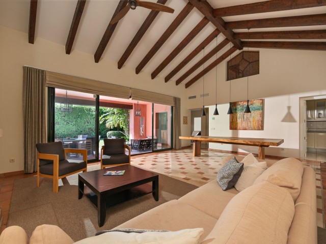 4 Bedrooms Villa in Atalaya