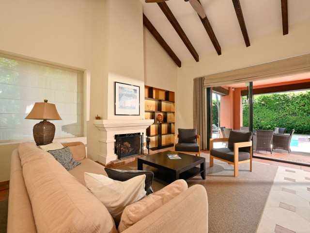 4 Bedrooms Villa in Atalaya