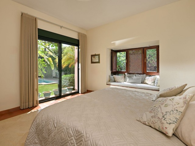 4 Bedrooms Villa in Atalaya