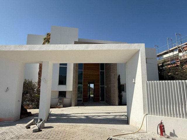 Villa avec 6 Chambres  à Marbella