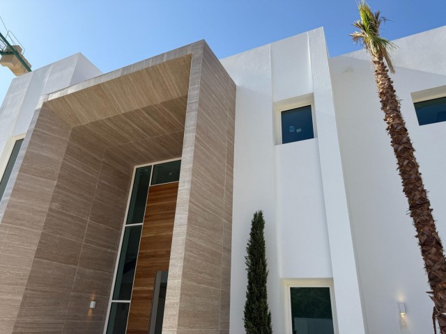Villa avec 6 Chambres  à Marbella