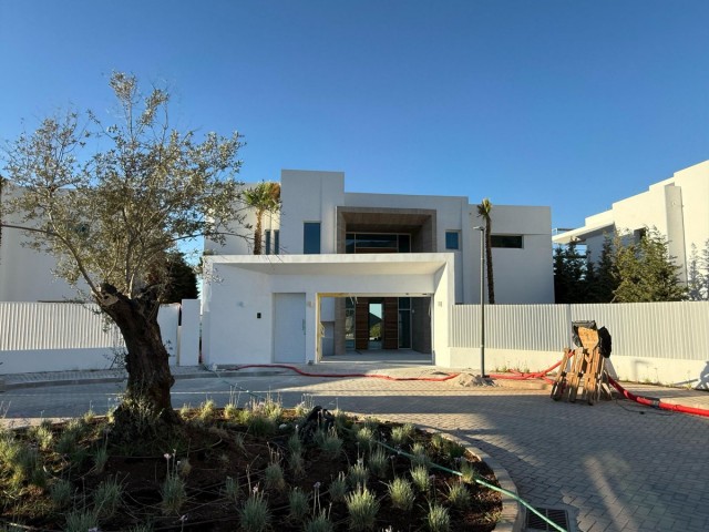 6 Makuuhuoneen Huvila Marbella