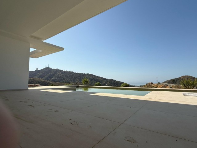 6 Bedrooms Villa in Marbella